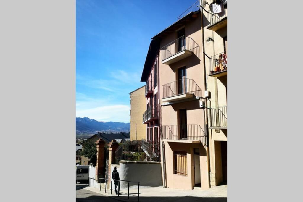 Puigcerda Centro. Acogedor Apartament En El Pueblo Eksteriør bilde