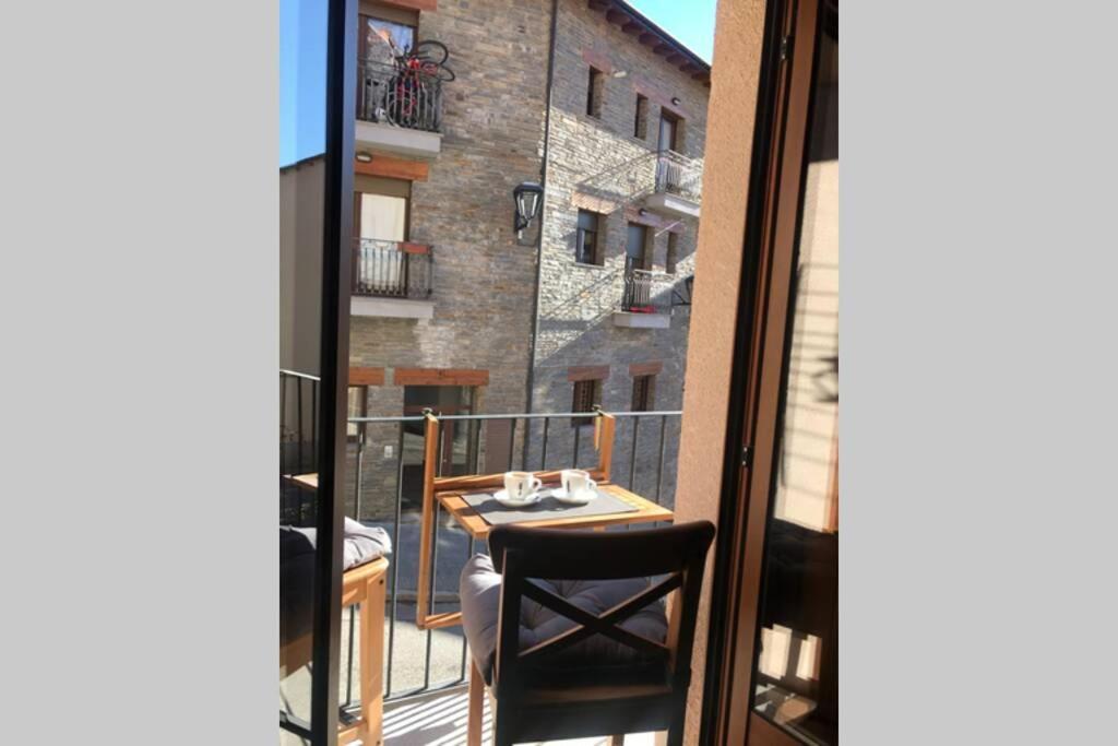 Puigcerda Centro. Acogedor Apartament En El Pueblo Eksteriør bilde